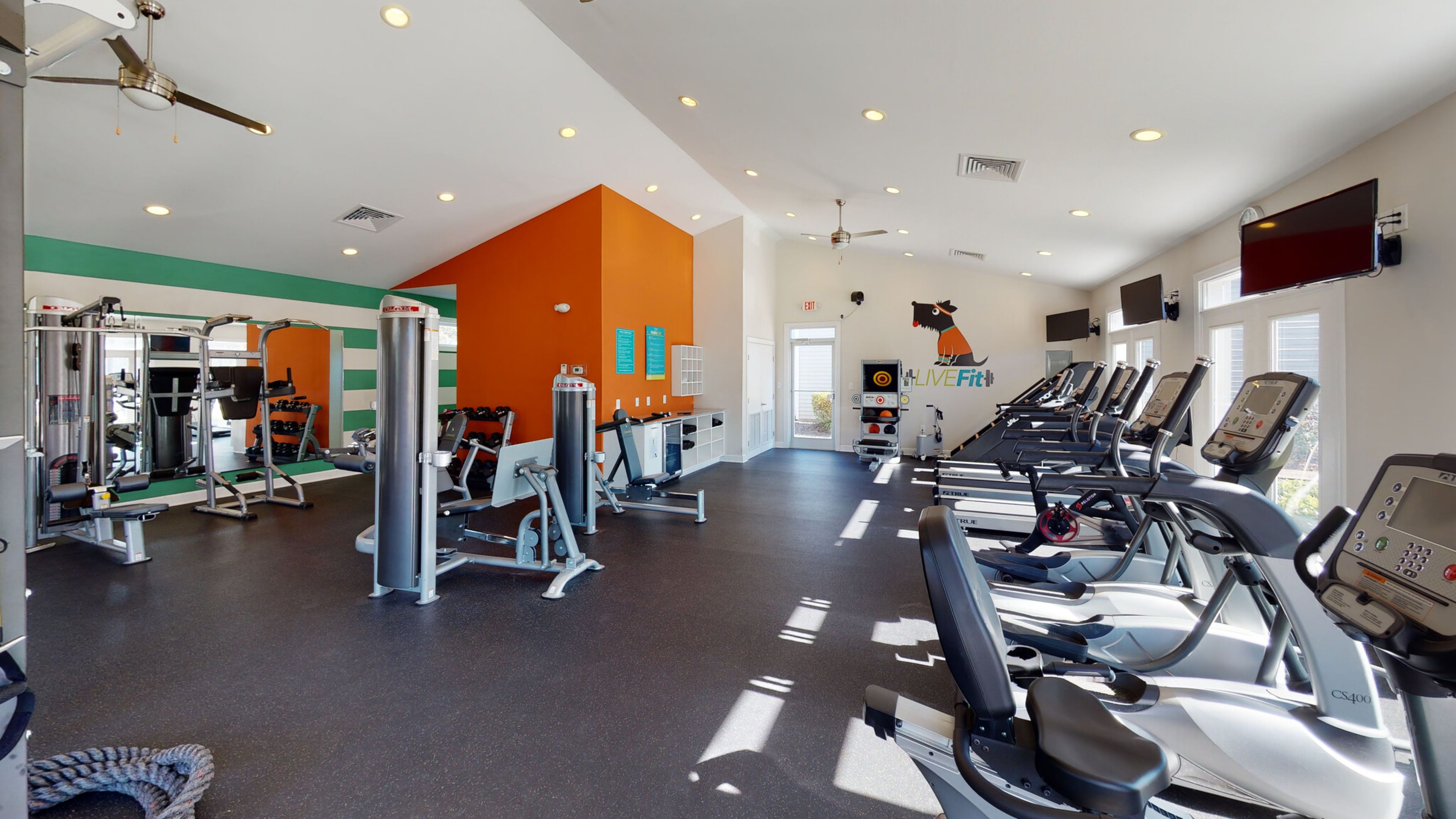 Hawthorne Commons resident fitness center with modern training equipment